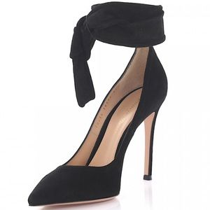 Gianvito Rossi Lane Pumps in Camoscio Black